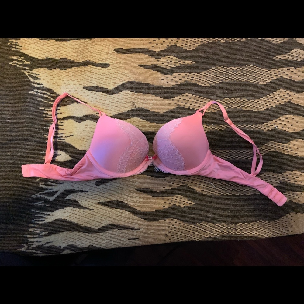 Victoria’s Secret miraculous Plunge 32 A